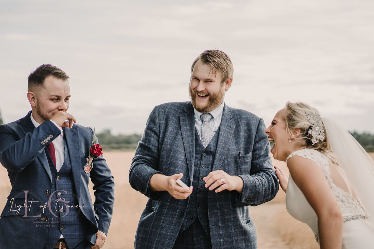 How to book a wedding magician