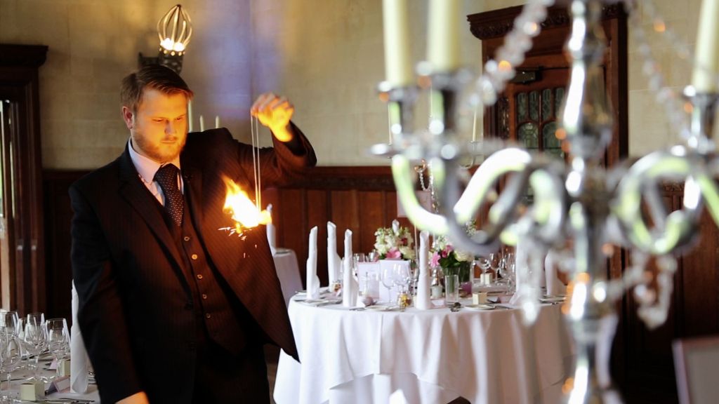 5 reasons why you should book a magician for your corporate event